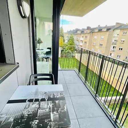 Apartment Cozy 1 Bedroom Flat With Private Terrace *