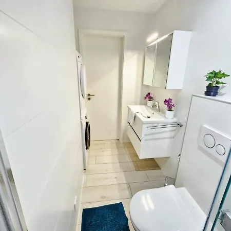 Apartment Cozy 1 Bedroom Flat With Private Terrace