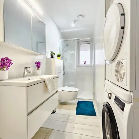 Cozy 1 Bedroom Flat With Private Terrace *