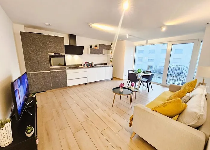 Cozy 1 Bedroom Flat With Private Terrace 公寓 *